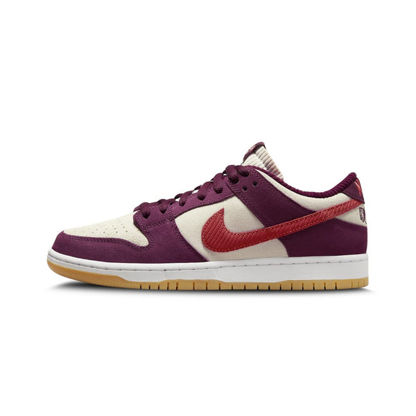 Nike SB Dunk Skate Like A Girl