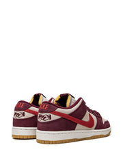 SB Dunk Low "Skate Like A Girl" sneakers